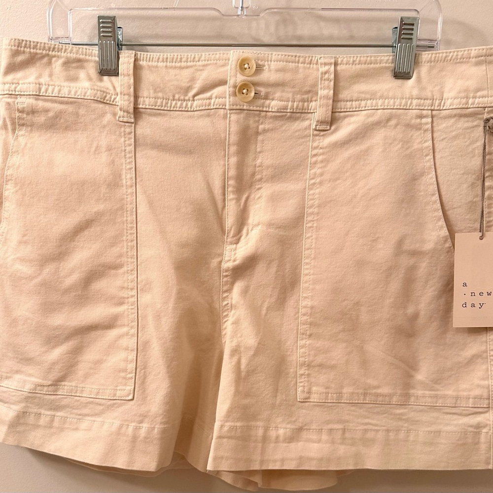 NWT A New Day Khaki Shorts. Size 14